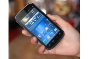 ZTE esitteli uuden Android 4.0 -puhelimen: Mimosa X